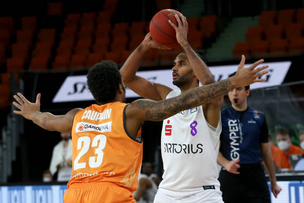 相较之下 相较之下